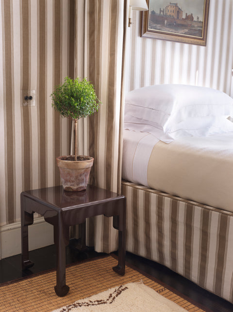 SMALL GAZEBO SIDE TABLE